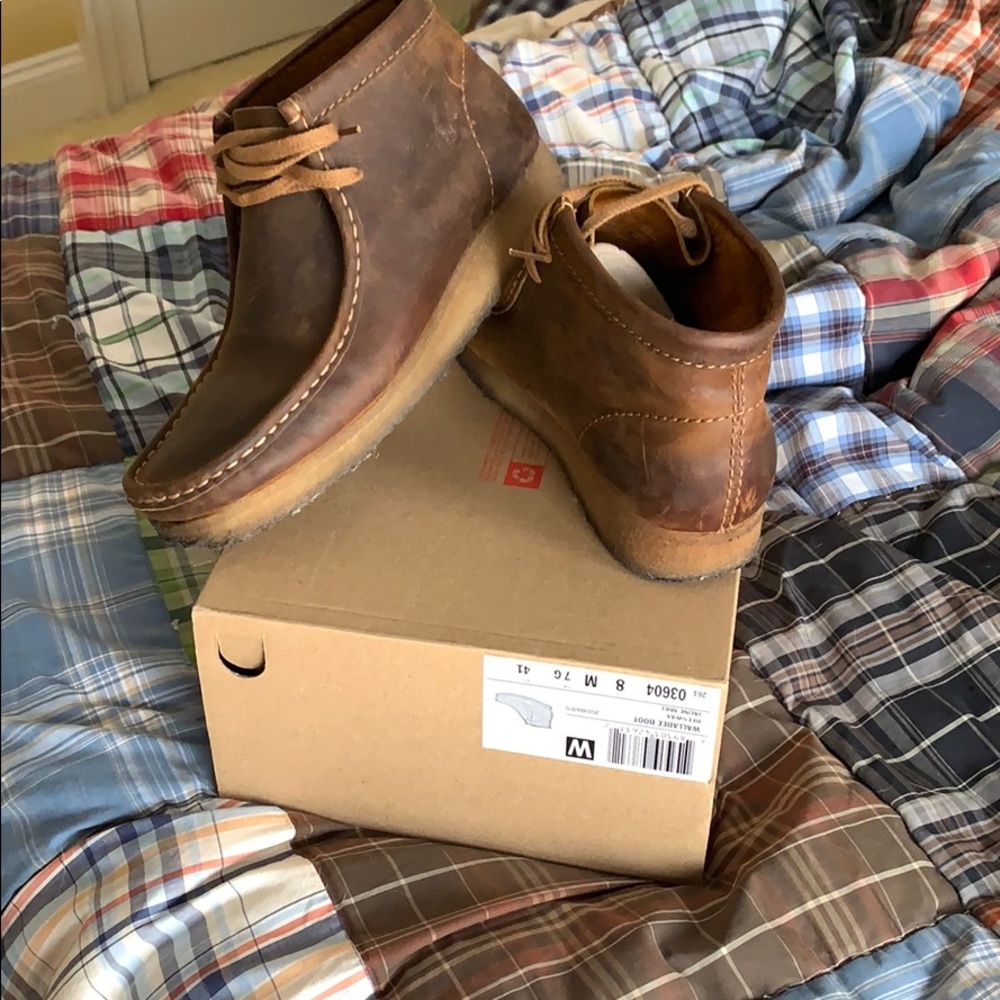 WALLABEES